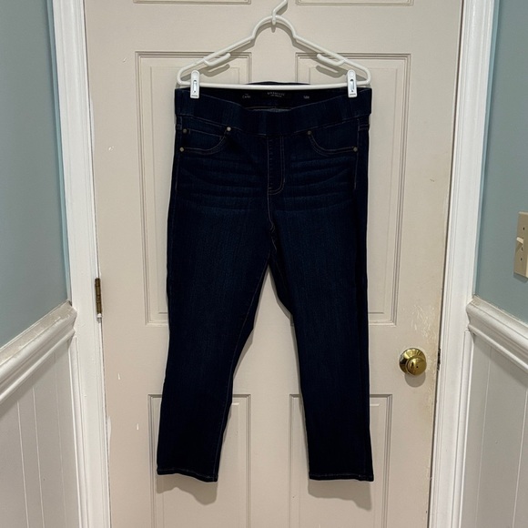 Liverpool Plus Size The Capri Pull on Jeans in dark blue wash size 16w - Picture 1 of 5